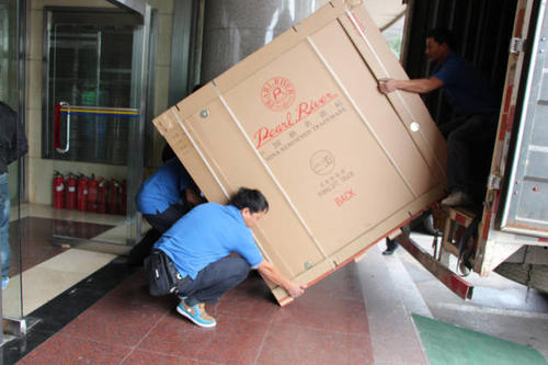 玉泉钢琴贵重工艺品无忧运